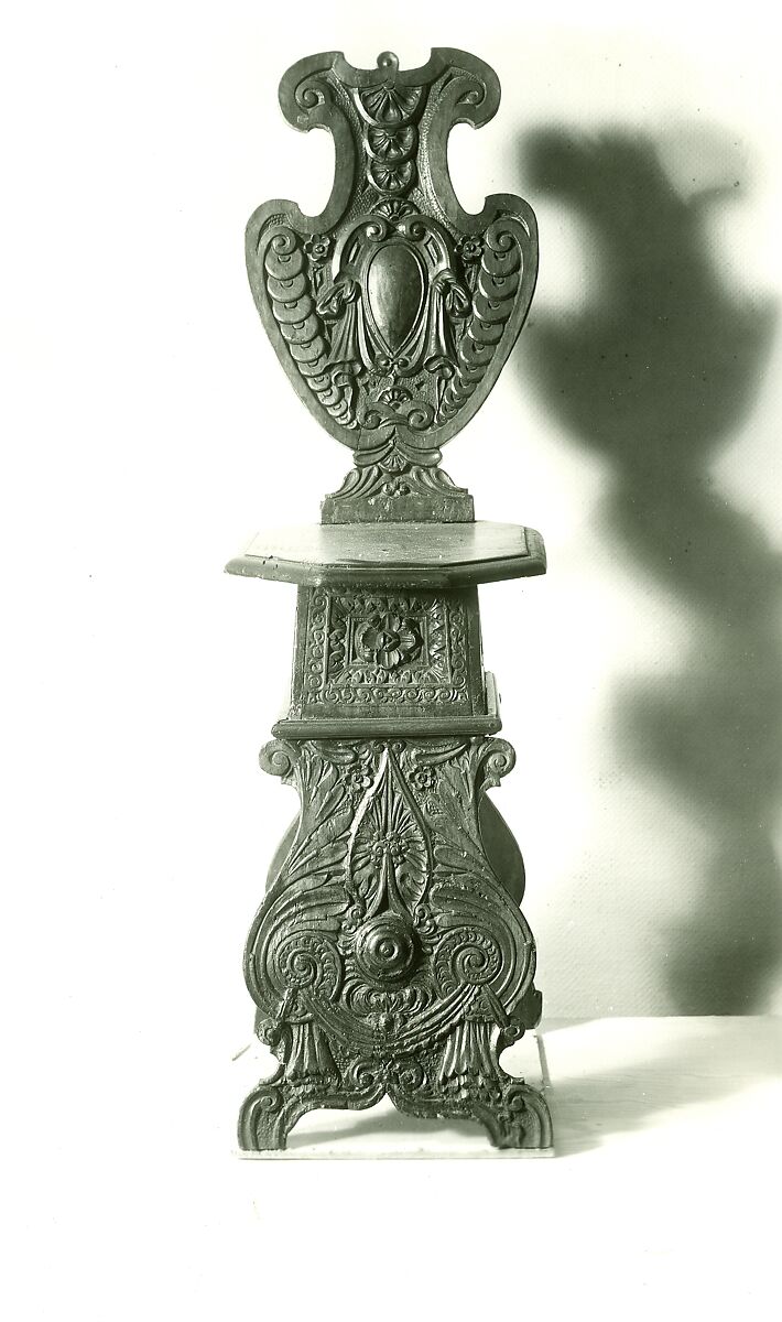 Side chair (sgabello a dorsale), Walnut, carved., Italian, Rome or Florence (?)
