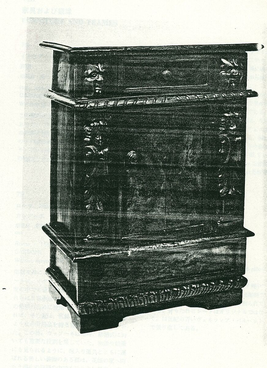 Small cabinet, Walnut, carved., Italian (Northern?)