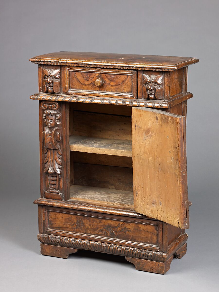 Small cabinet, Walnut, carved., Italian (Northern?)