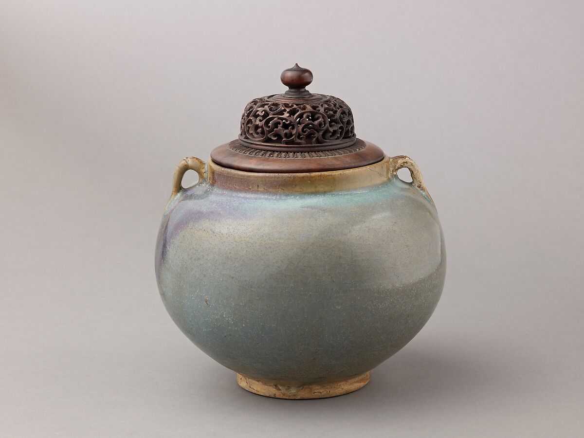 Two-eared jar, Jun ware, Chinese  , Jin/Yuan Dynasty, Stoneware with flushed blue glaze., Chinese