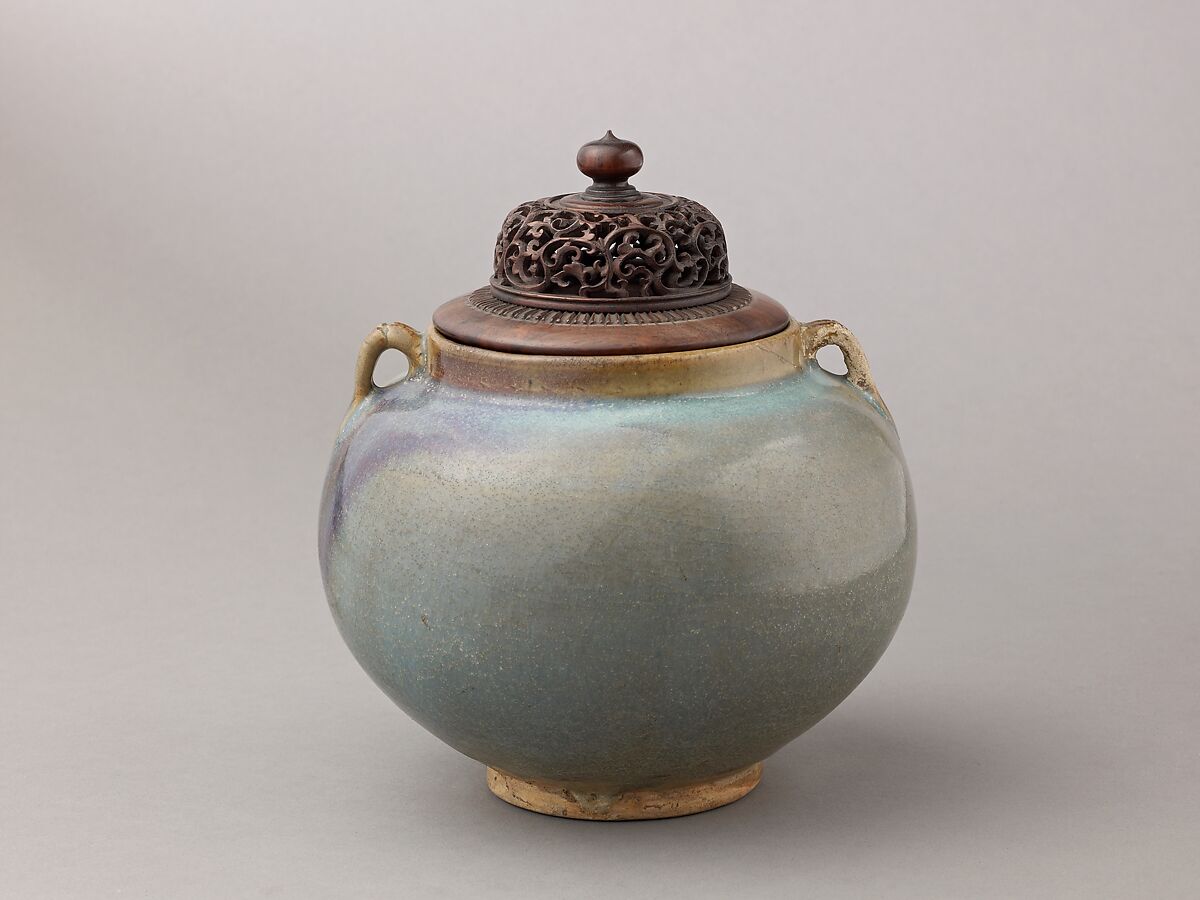 Two-eared jar, Jun ware, Chinese  , Jin/Yuan Dynasty, Stoneware with flushed blue glaze., Chinese