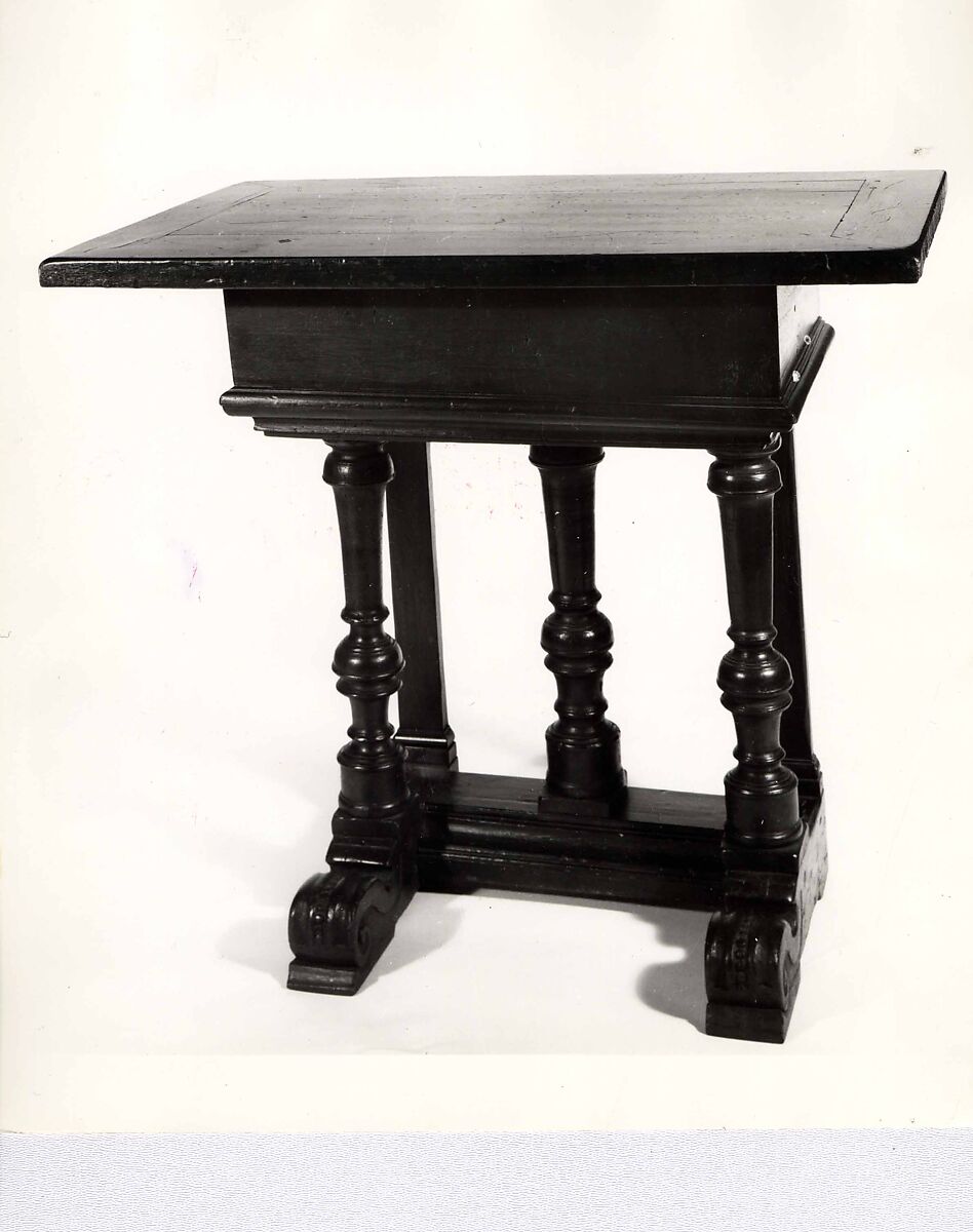 Rectangular table (pair with 1975.1.1949), Walnut., Italian