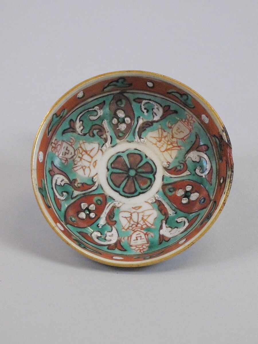 Saucer with Thai mythical figures, Porcelain painted in overglaze polychrome enamels (Bencharong ware for Thai market), China 
