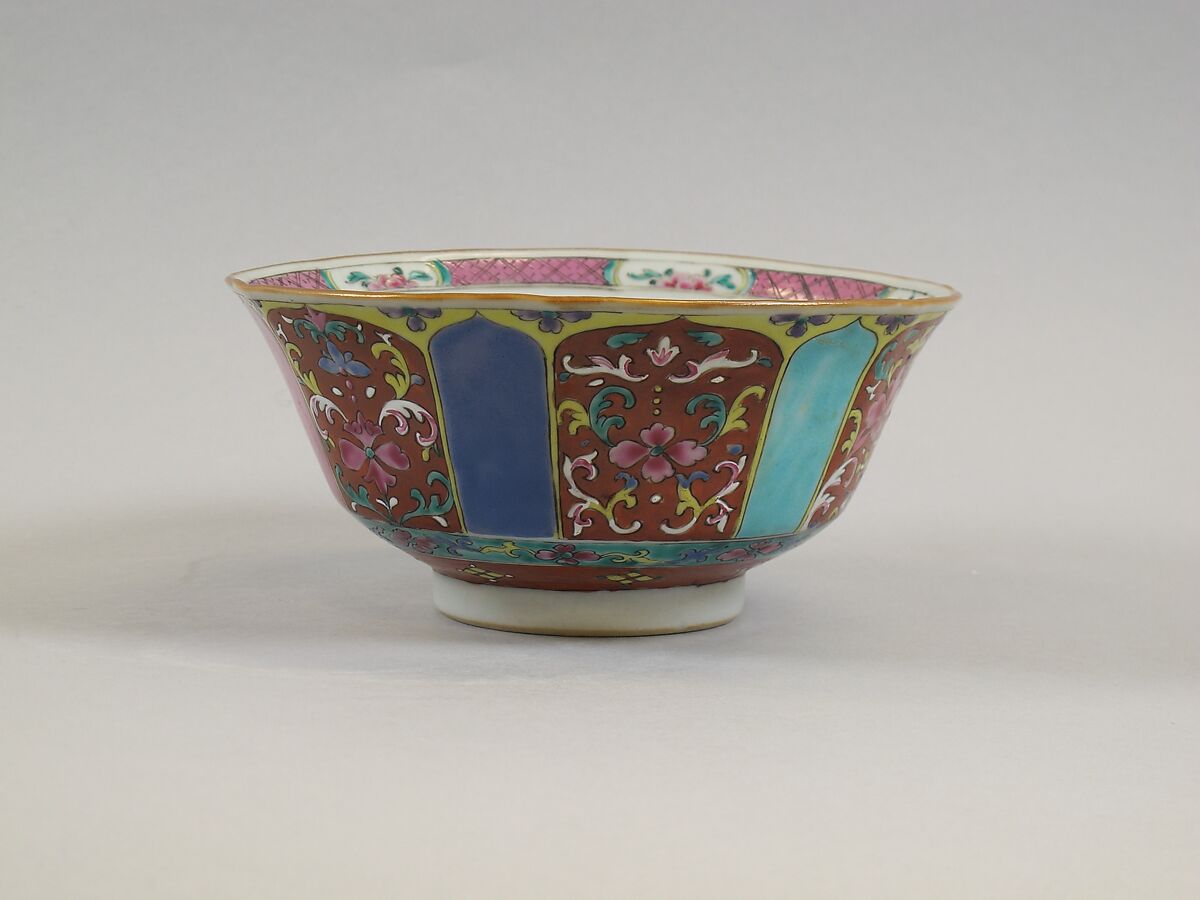 Bowl, Porcelain painted in overglaze iron-red and polychrome enamels, China