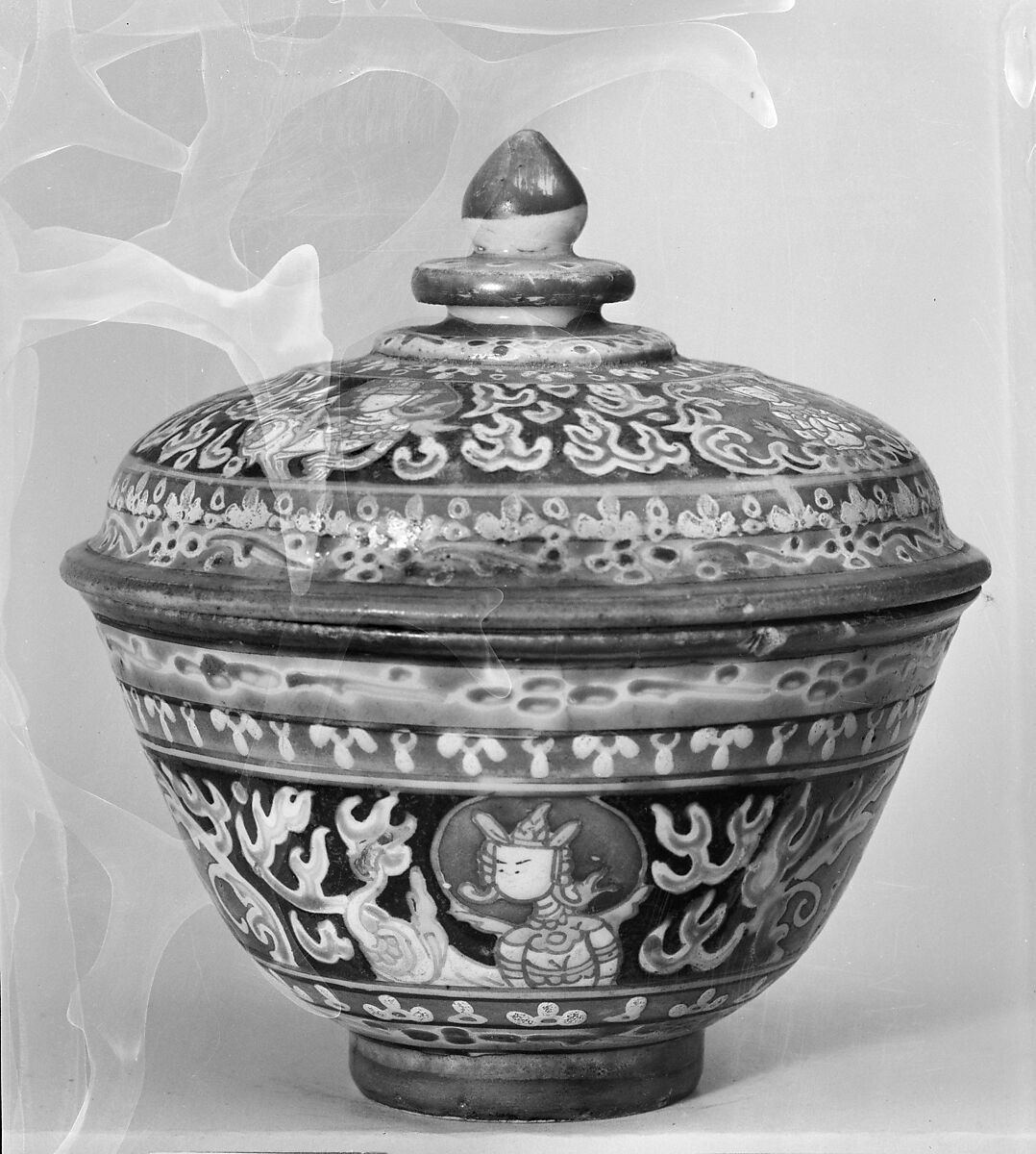 Covered jar with Thai mythical figures, Porcelain painted in overglaze polychrome enamels (Bencharong ware for Thai market), China 