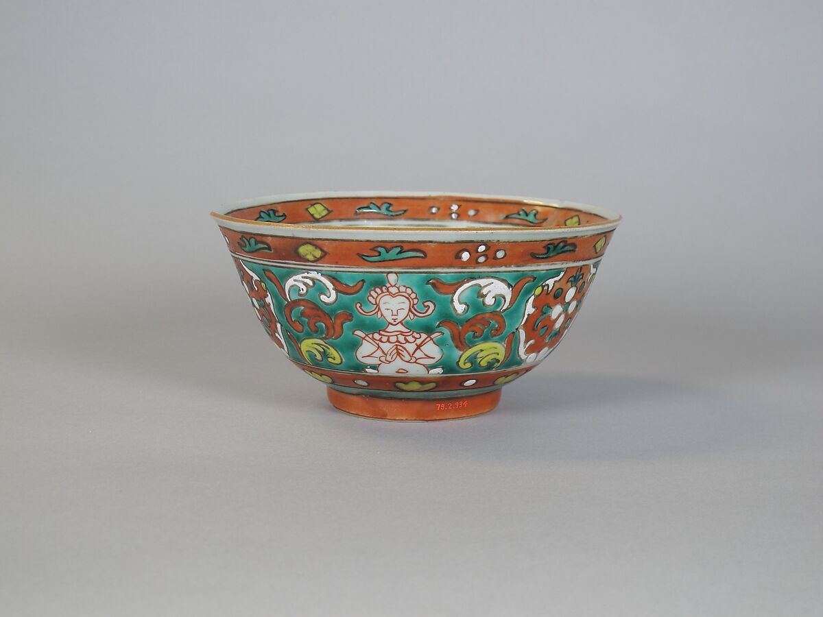 Bowl with Thai mythical figures, Porcelain painted in overglaze polychrome enamels (Bencharong ware for Thai market), China 