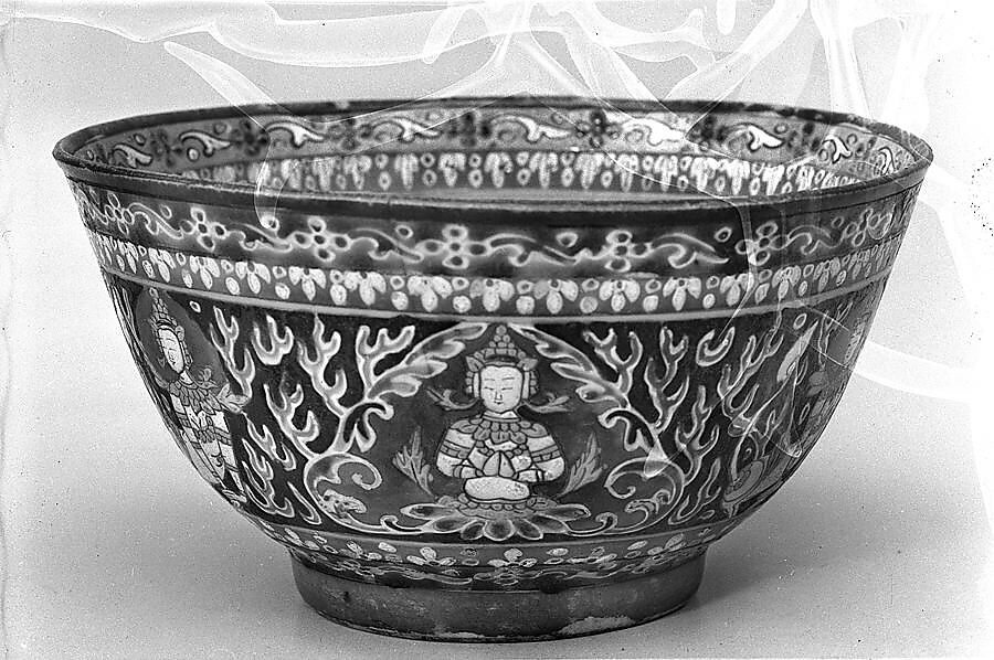 Bowl with Thai mythical figures, Porcelain painted in overglaze polychrome enamels (Bencharong ware for Thai market), China 