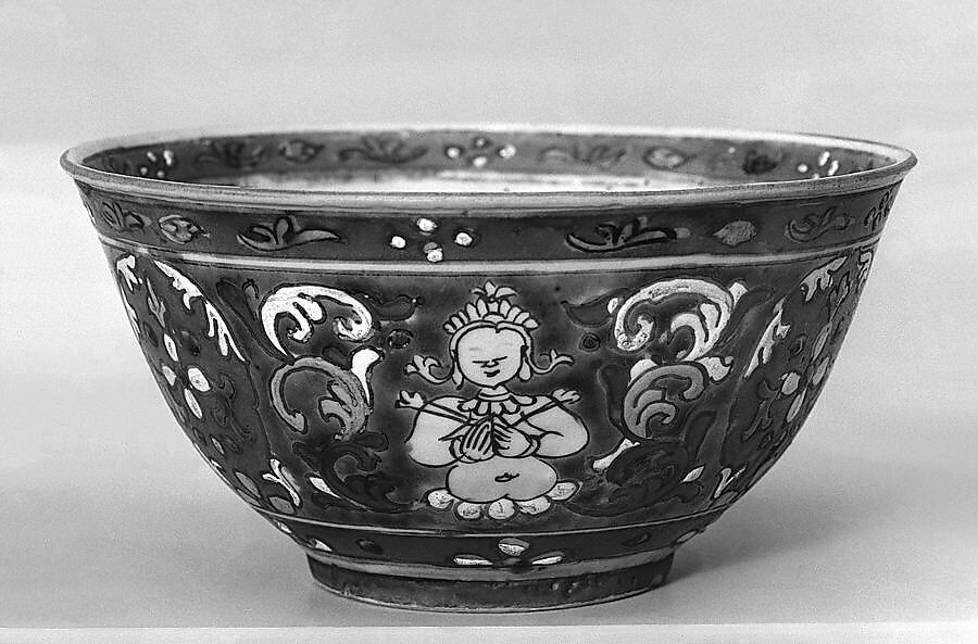 Bowl with Thai mythical figures, Porcelain painted in overglaze polychrome enamels (Bencharong ware for Thai market), China 