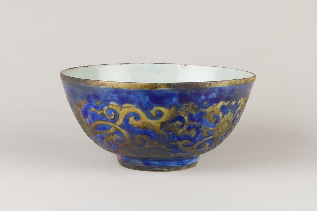 Bowl, Porcelain painted in underglaze blue and overglaze yellow enamel, China