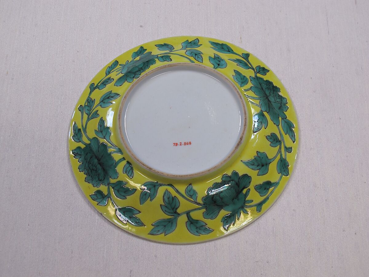 Dish with flowers, Porcelain painted in overglaze green and yellow enamels (Jingdezhen ware), China