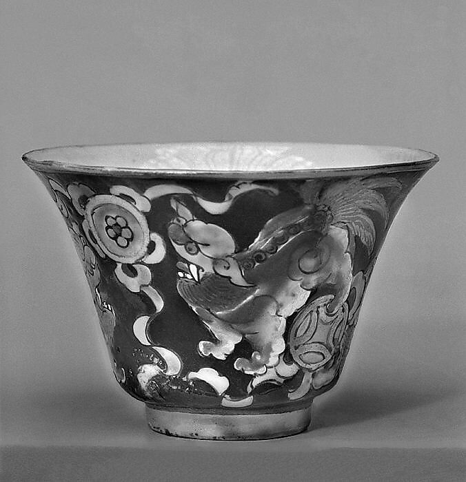 Cup with lions, Porcelain painted in overglaze polychrome enamels (Bencharong ware for Thai market), China 
