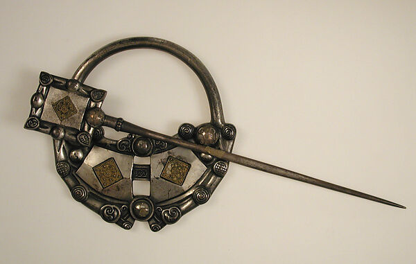 Brooch, Silver, parcel gilt, Irish 