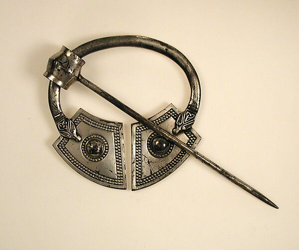 Penannular Brooch, Silver, Irish 