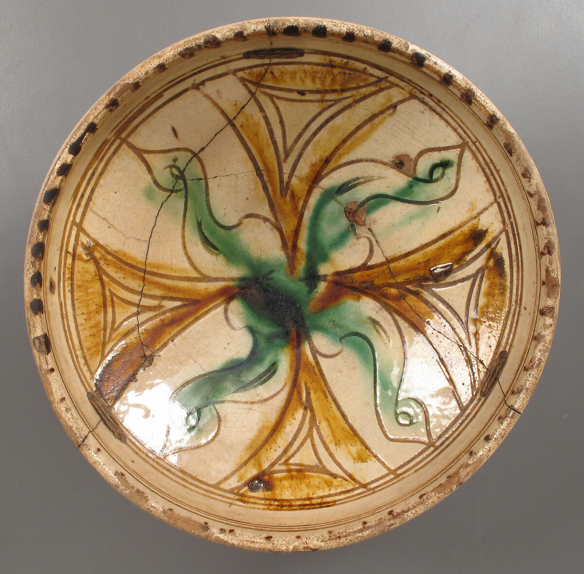 Bowl, Earthenware, glazed (Mezzo-maiolica), Byzantine