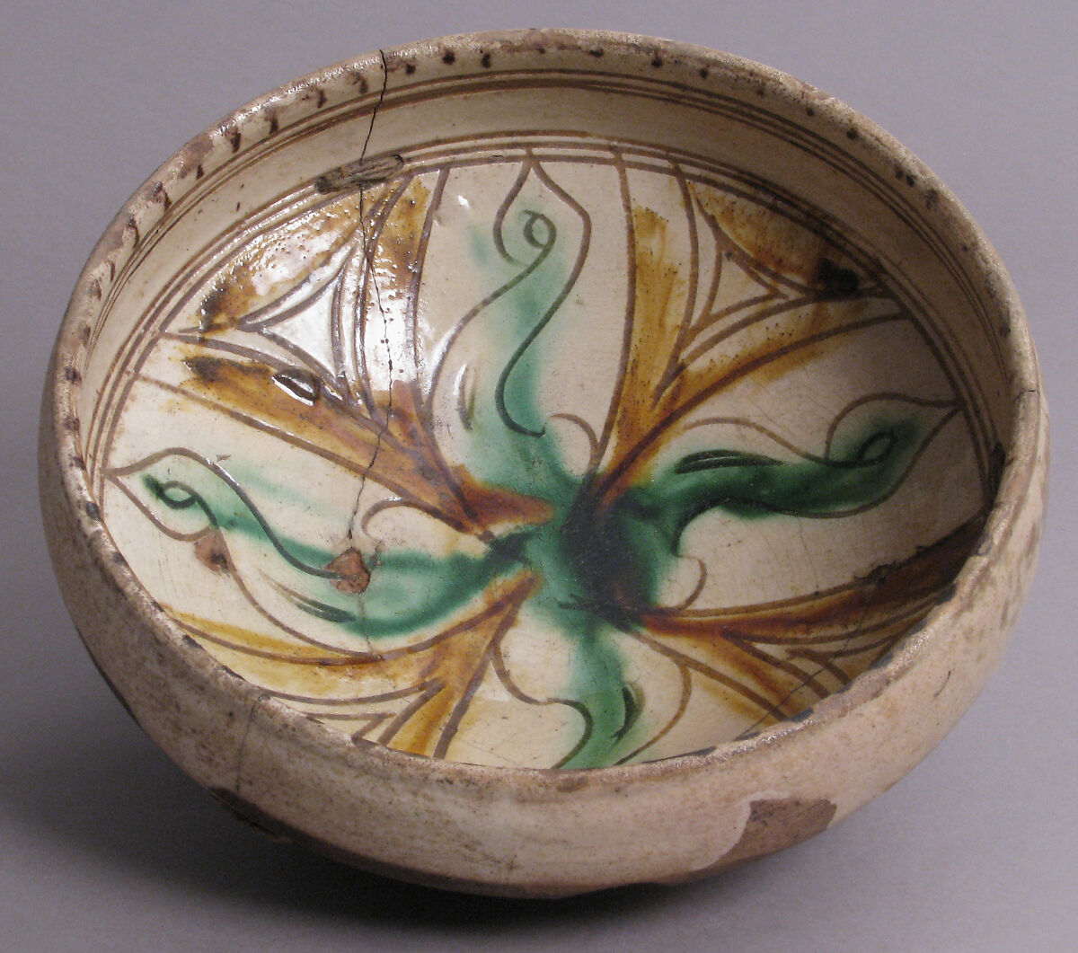 Bowl, Earthenware, glazed (Mezzo-maiolica), Byzantine 