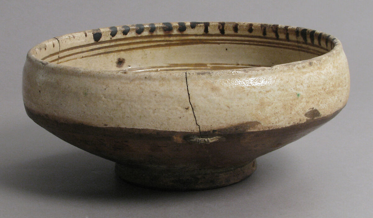 Bowl, Earthenware, glazed (Mezzo-maiolica), Byzantine