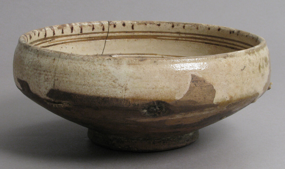 Bowl, Earthenware, glazed (Mezzo-maiolica), Byzantine