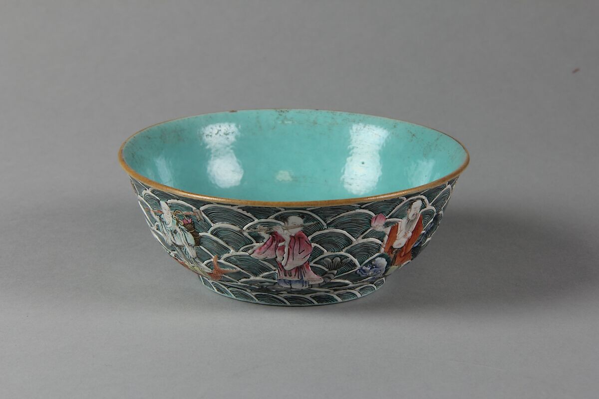 Bowl with Daoist immortals and waves, Porcelain painted in polychrome enamels on the biscuit, China