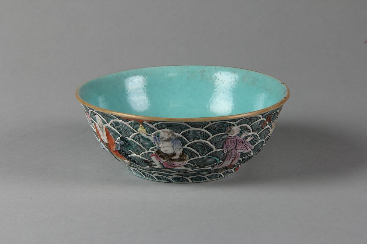 Bowl with Daoist immortals and waves, Porcelain painted in polychrome enamels on the biscuit, China