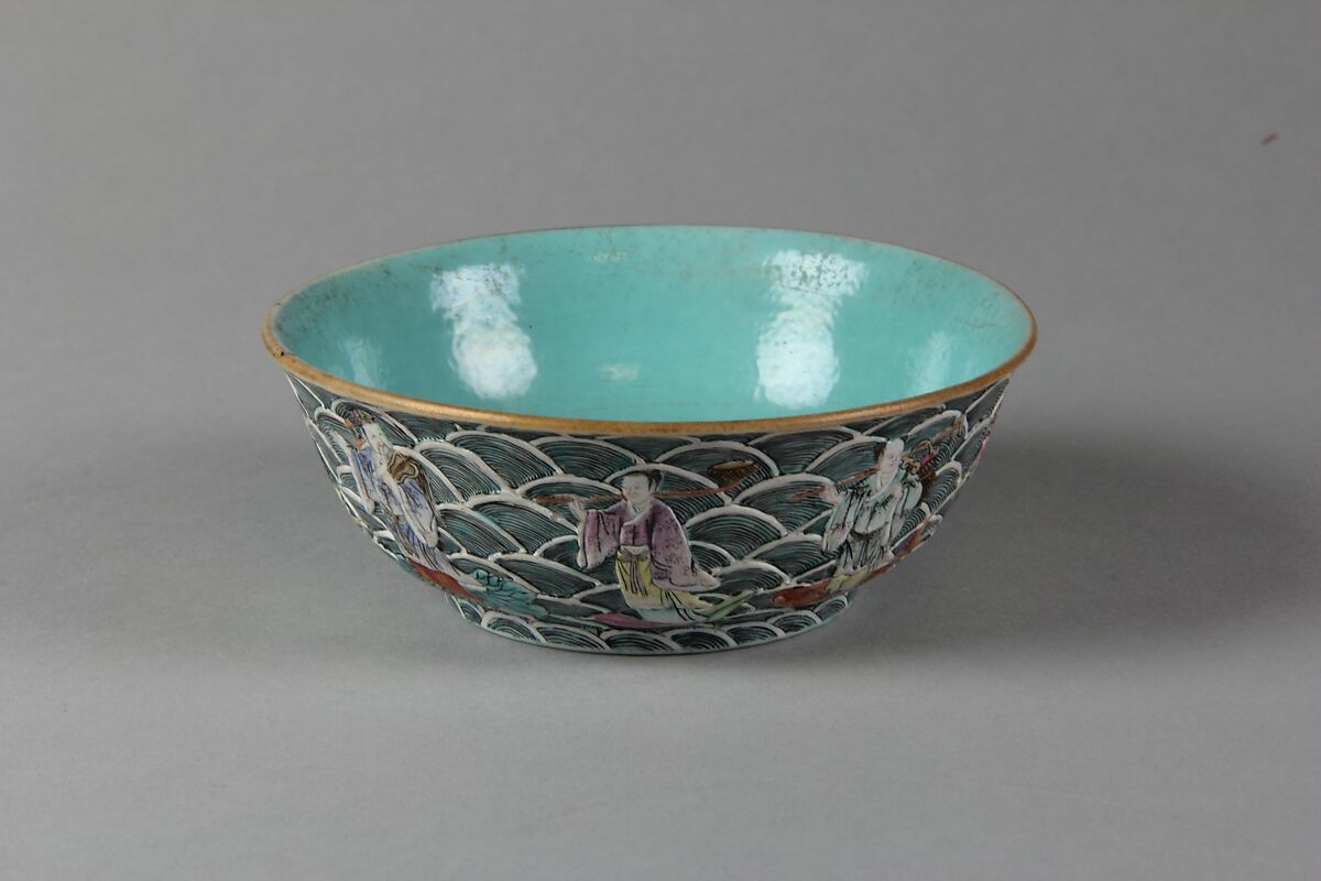 Bowl with Daoist immortals and waves, Porcelain painted in polychrome enamels on the biscuit, China