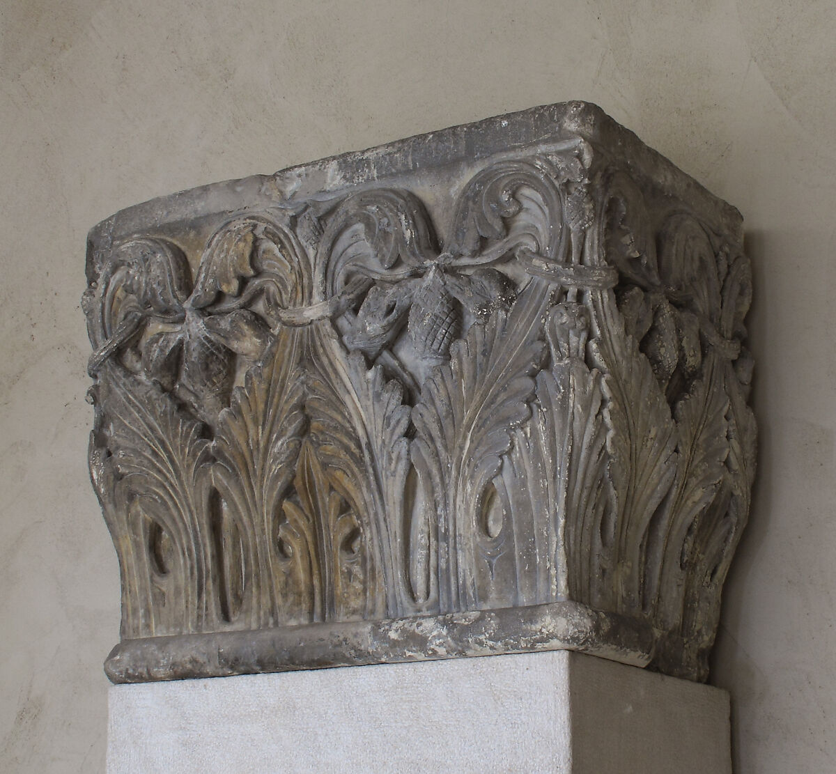 Impost Block with Acanthus Decoration, Limestone, French 