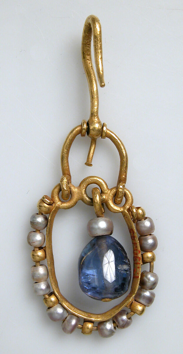Gold Earring with Pearls and Sapphires, Gold, sapphire, pearls, Byzantine