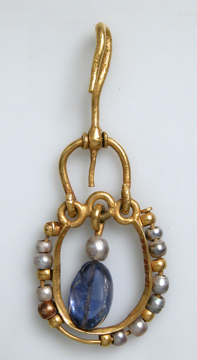 Gold Earring with Pearls and Sapphires, Gold, sapphire, pearls, Byzantine