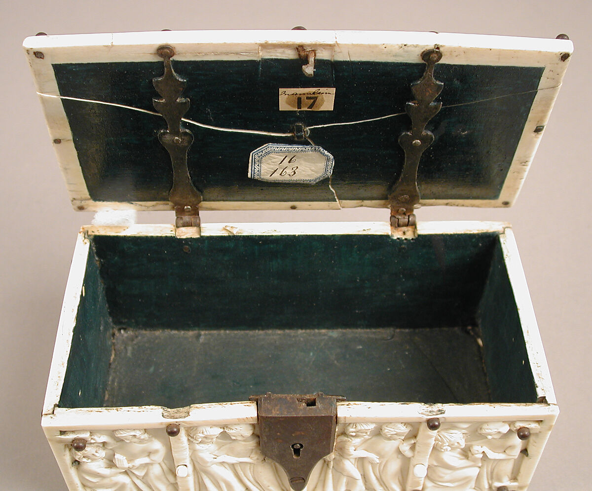 Box with Courting Couples, Elephant ivory with modern iron and cardboard mounts, French