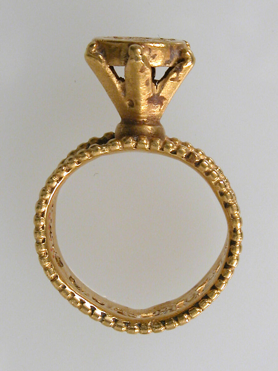 Gold Signet Ring with Virgin and Child, Gold, Byzantine