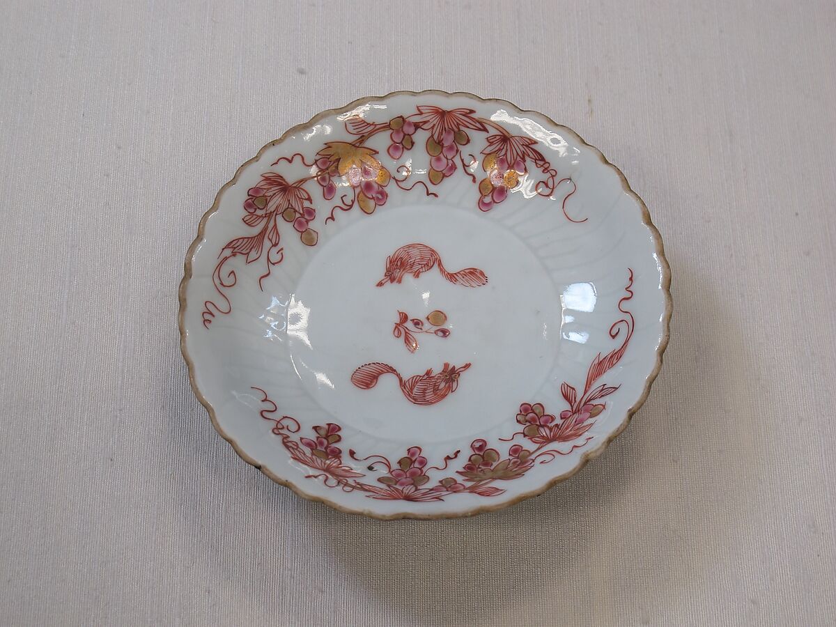 Saucer with squirrels and grape vines, Porcelain painted in overglaze polychrome enamels (Jingdezhen ware), China 