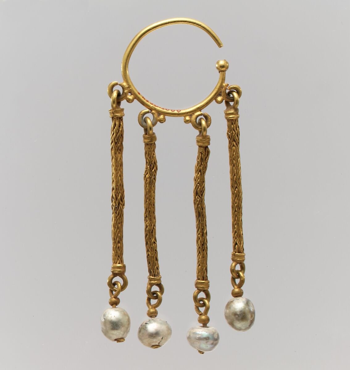 Earring (one of a pair), Gold, pearls, Byzantine 