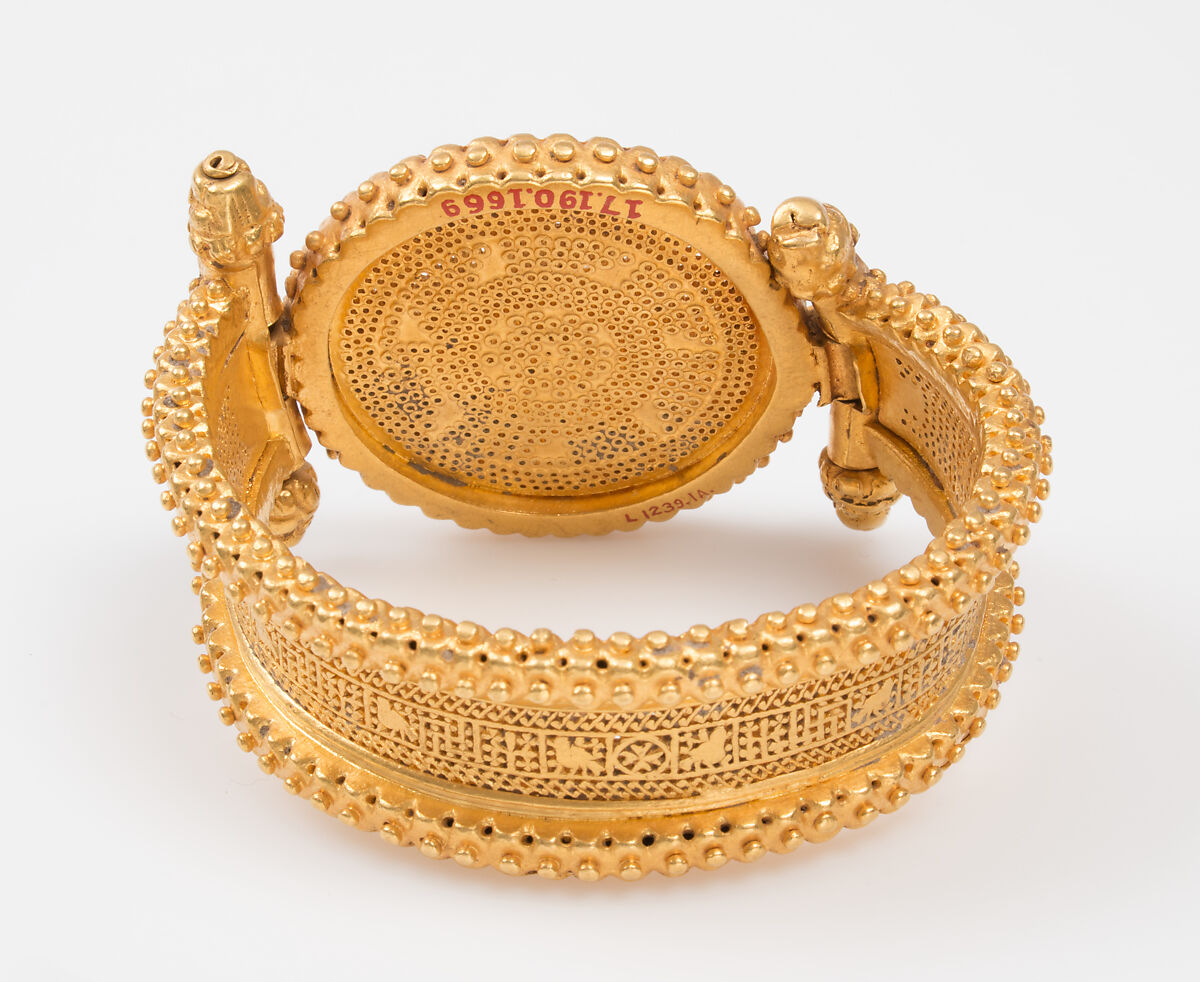 Bracelet (one of a pair), Gold, Byzantine