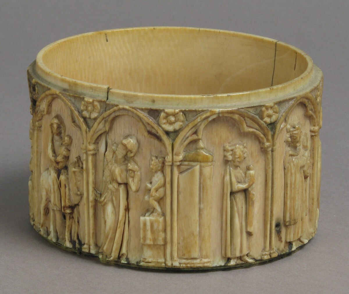 Circular Box (Pyxis) with Scenes from the Infancy of Jesus, Elephant ivory with traces of polychromy, French