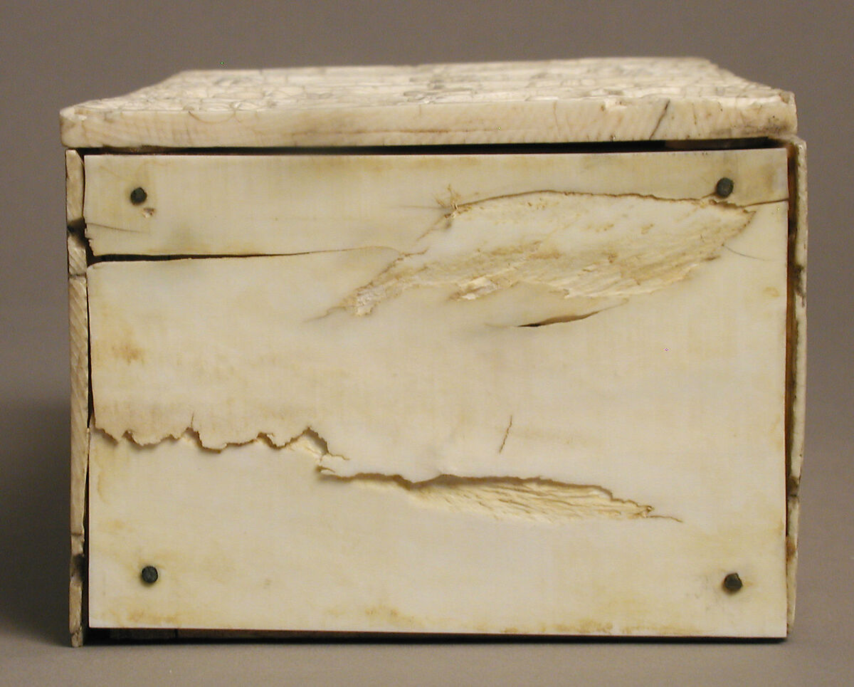 Box with Scenes from the Romance, “The Chatelaine de Vergy”, Elephant ivory, modern wood core, French