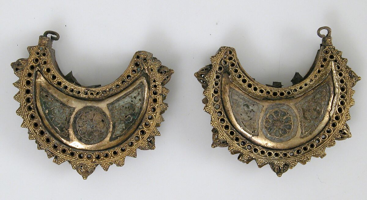 One of a Pair of Crescent-Shaped Earrings with Rosettes, Cloisonné enamel, gold, Kyivan Rus’ or Byzantine