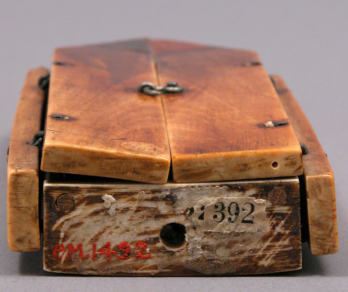 Folding Shrine with Virgin and Child, Elephant ivory with metal mounts, French