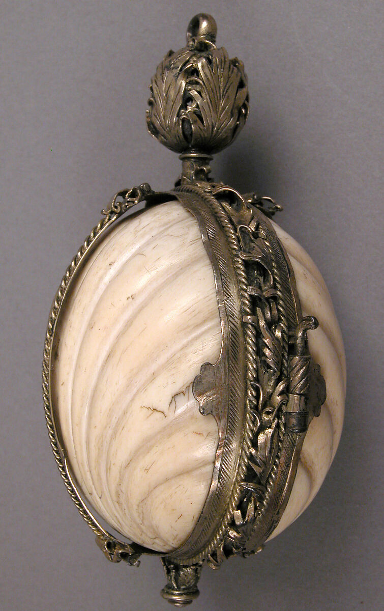 Rosary Bead with the Crucifixion and Resurrection, Elephant ivory, polychromy, silver-gilt mount, Spanish