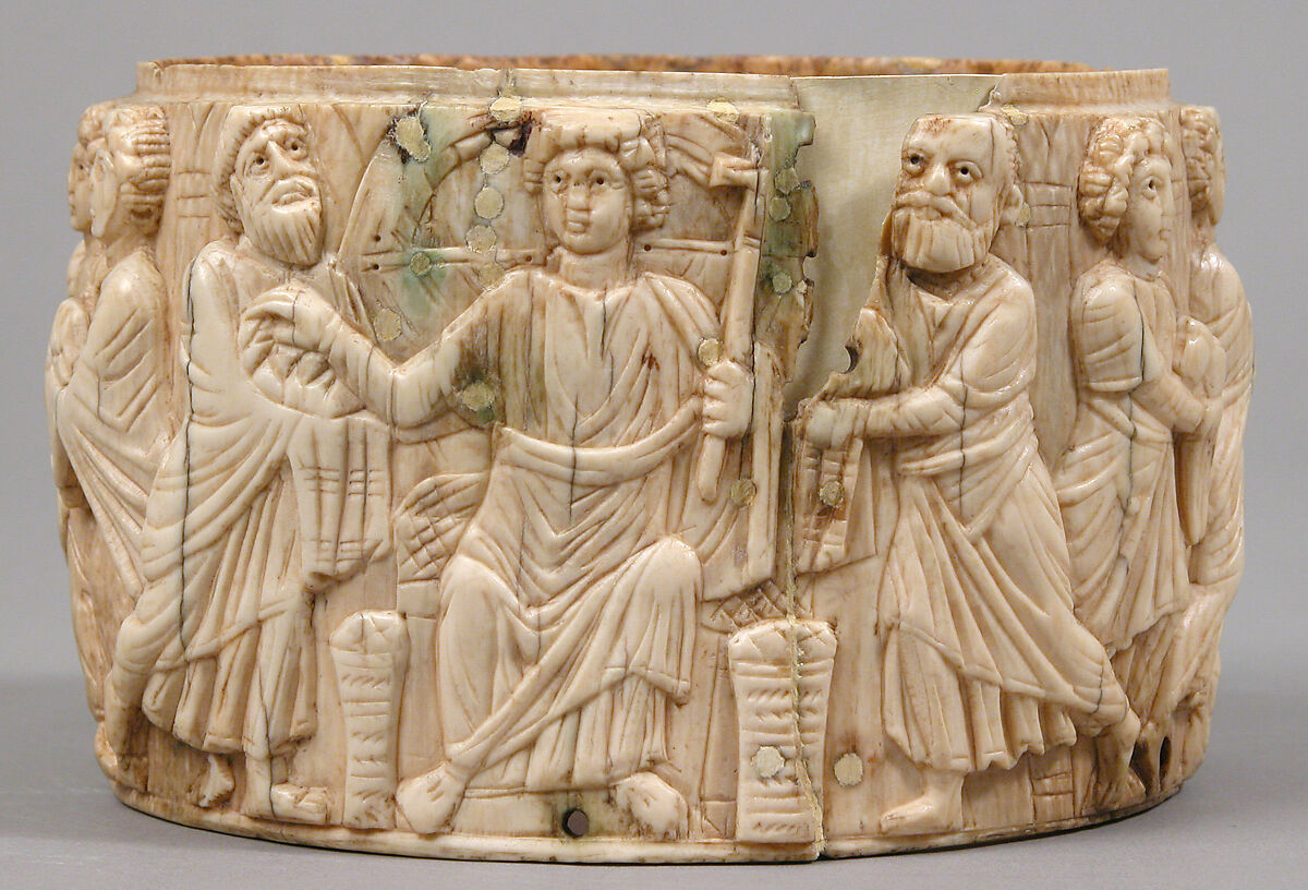 Circular Box (Pyxis) with the Miracle of Christ’s Multiplication of the Loaves, Elephant ivory with polychromy, Byzantine