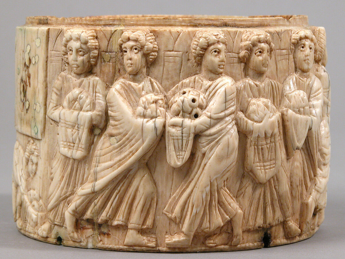 Circular Box (Pyxis) with the Miracle of Christ’s Multiplication of the Loaves, Elephant ivory with polychromy, Byzantine