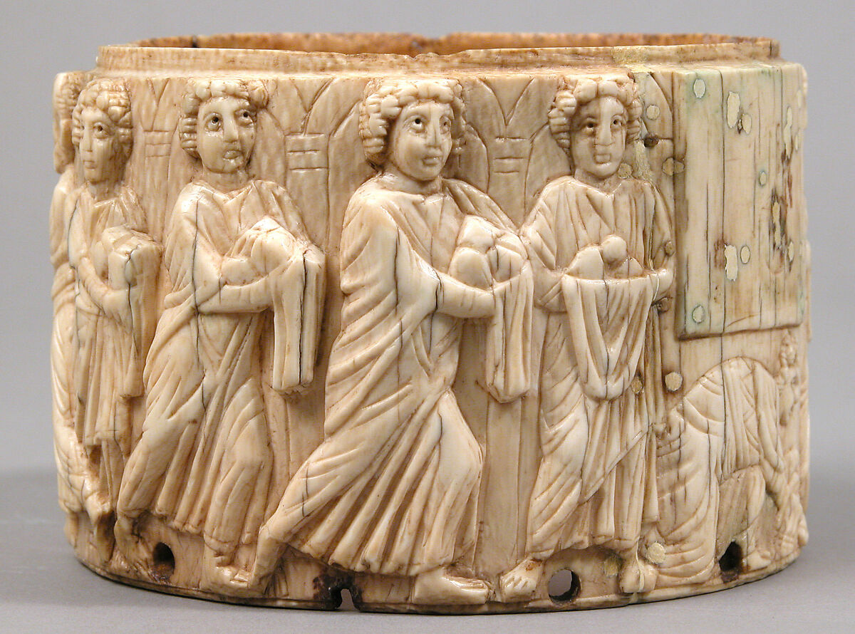 Circular Box (Pyxis) with the Miracle of Christ’s Multiplication of the Loaves, Elephant ivory with polychromy, Byzantine