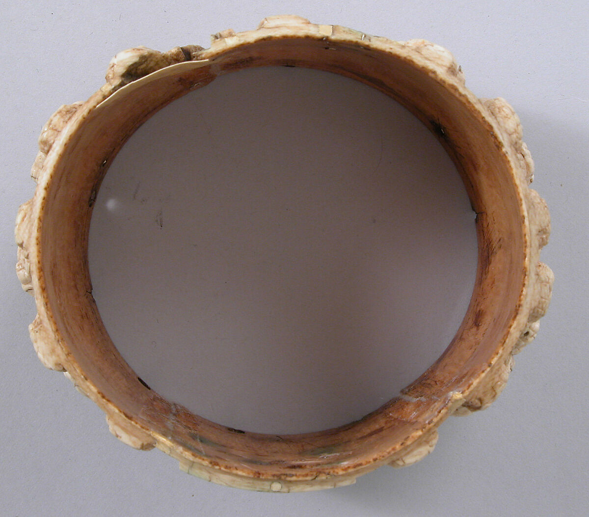 Circular Box (Pyxis) with the Miracle of Christ’s Multiplication of the Loaves, Elephant ivory with polychromy, Byzantine