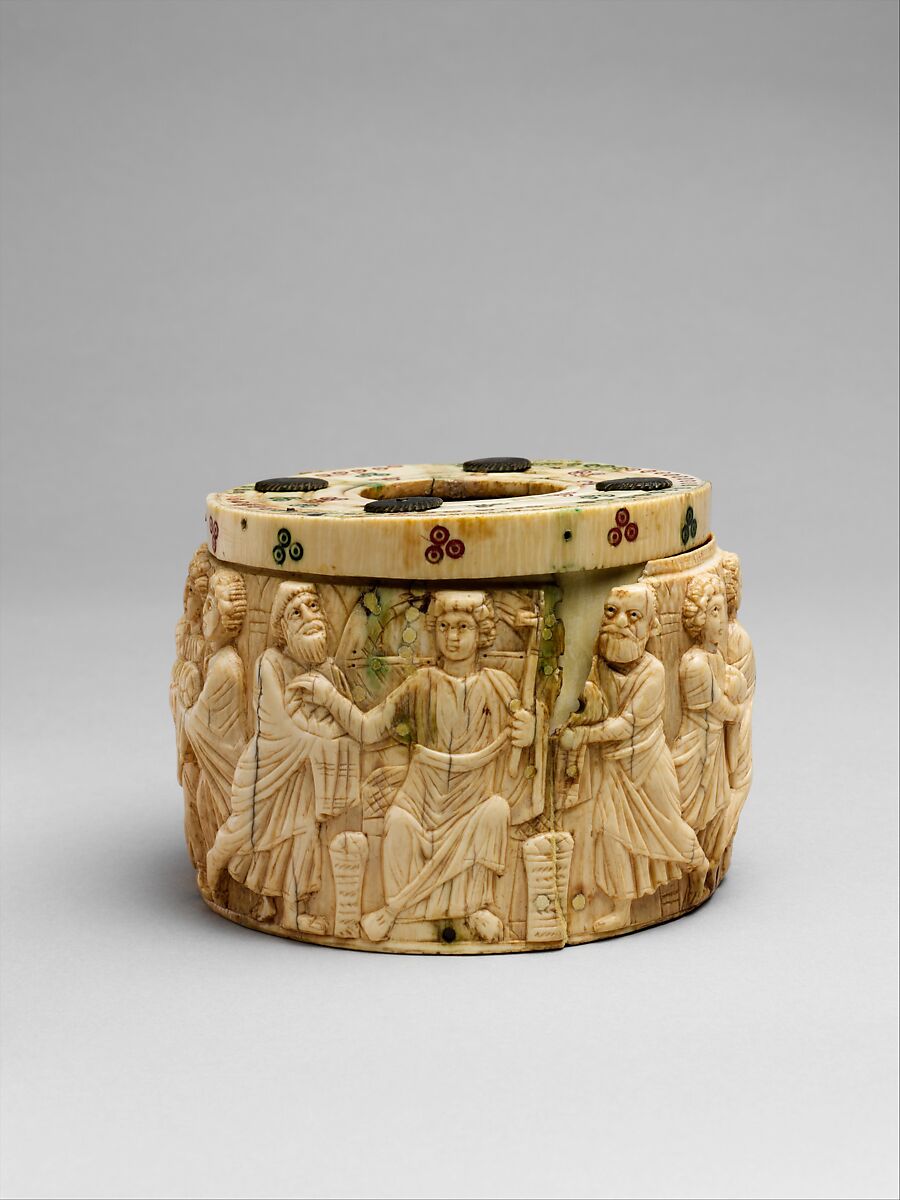 Circular Box (Pyxis) with the Miracle of Christ’s Multiplication of the Loaves, Elephant ivory with polychromy, Byzantine
