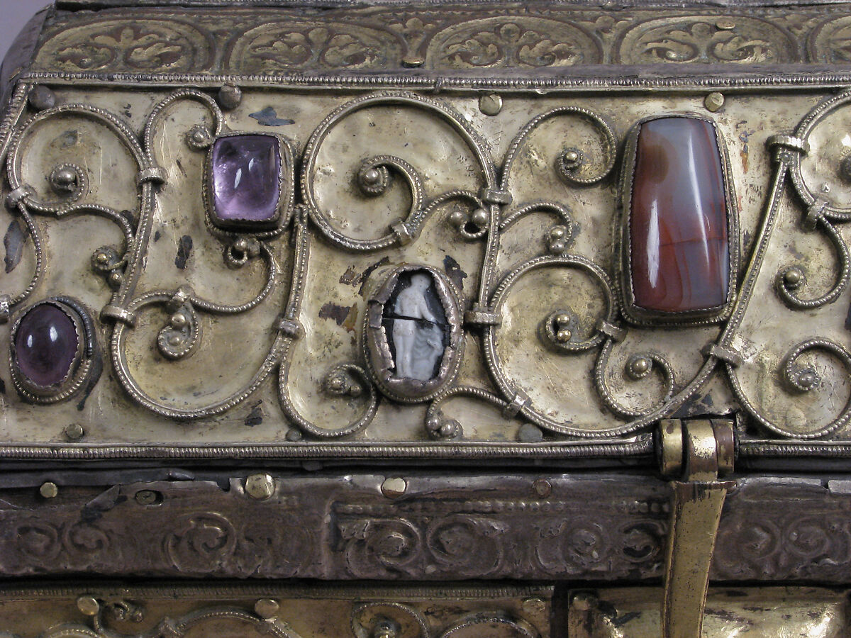 Chasse, Silver-gilt, wood, gems, intaglio, cameo over wood core, German