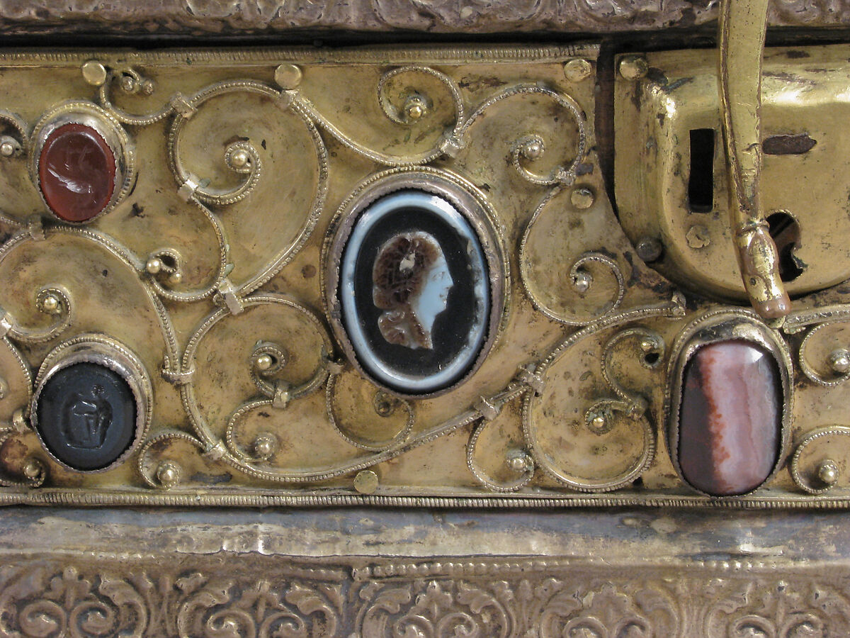 Chasse, Silver-gilt, wood, gems, intaglio, cameo over wood core, German