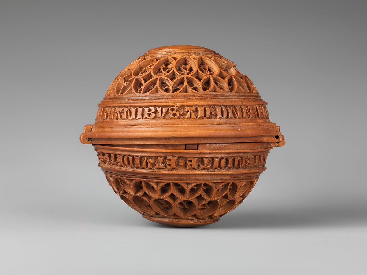 Prayer Bead with the Crucifixion and Jesus before Pilate, Boxwood, Netherlandish