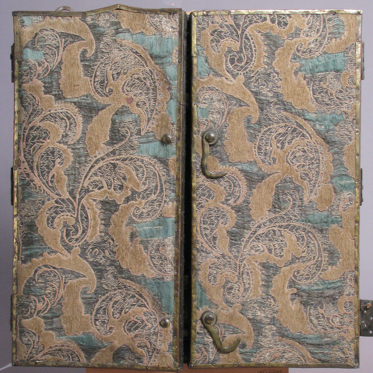 Triptych, Champlevé enamel, copper-gilt, silver, intaglios, cameos, textile on wood core, French