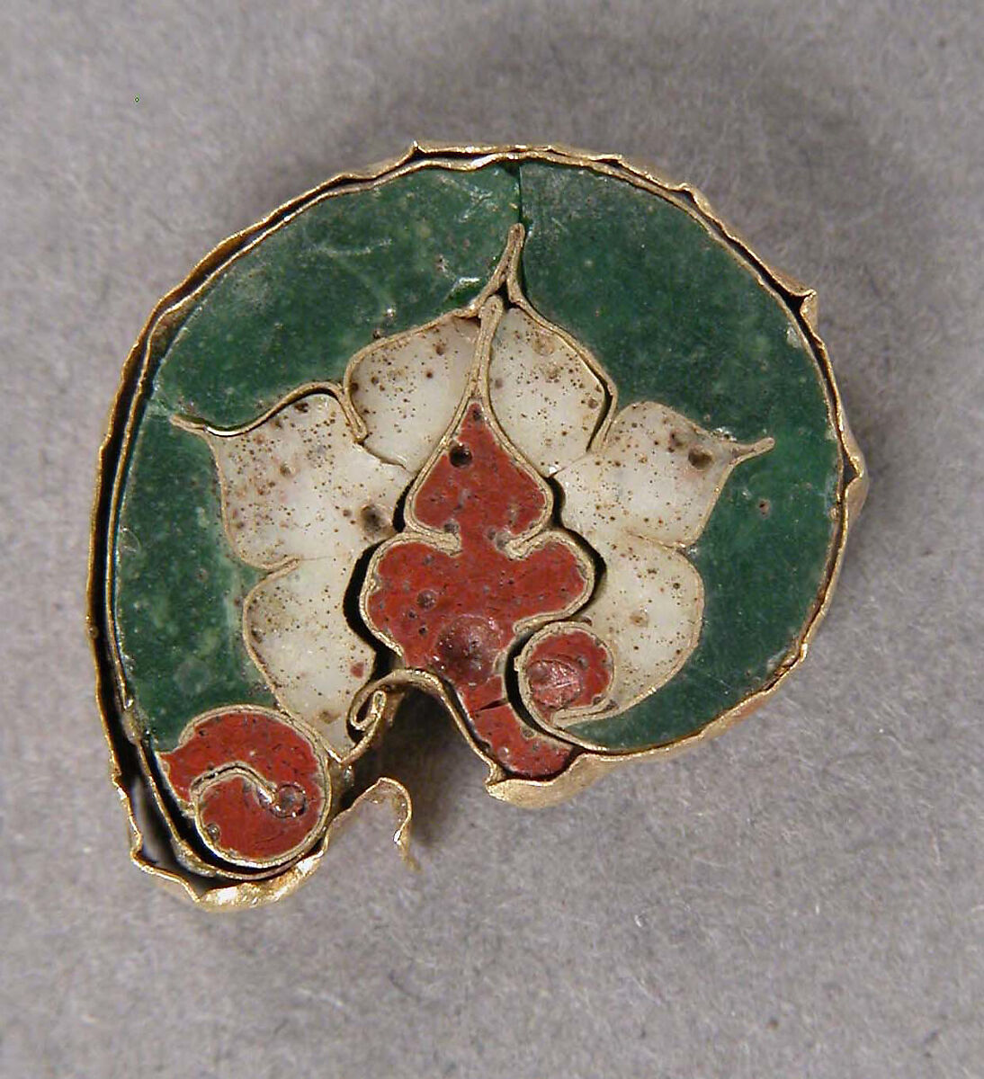 Fragment with a Leaf Motif, Cloisonné enamel, gold, Byzantine 