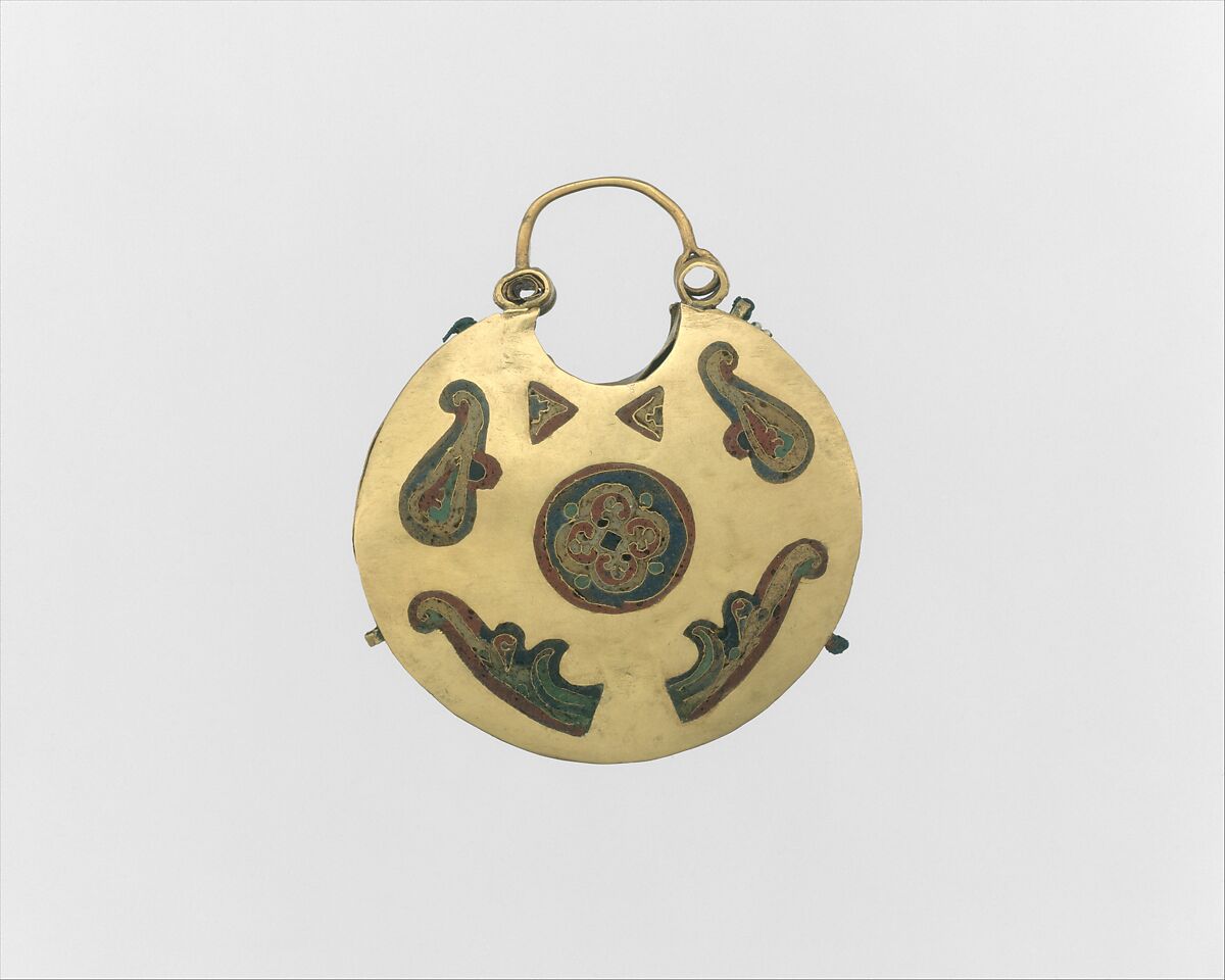 One of a Pair of Temple Pendants, with Two Birds Flanking a Tree of Life (front) and Leaf and Rosette Motifs (back), Cloisonné enamel, gold, Kyivan Rus’