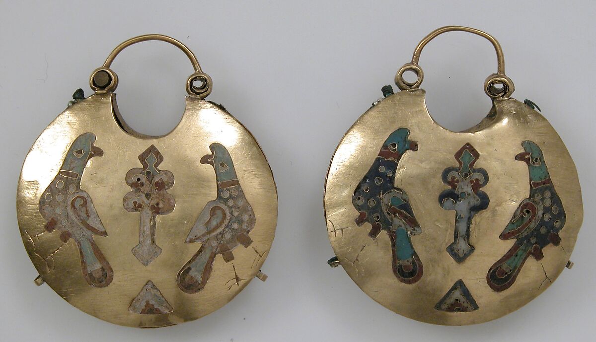 One of a Pair of Temple Pendants, with Two Birds Flanking a Tree of Life (front) and Leaf and Rosette Motifs (back), Cloisonné enamel, gold, Kyivan Rus’