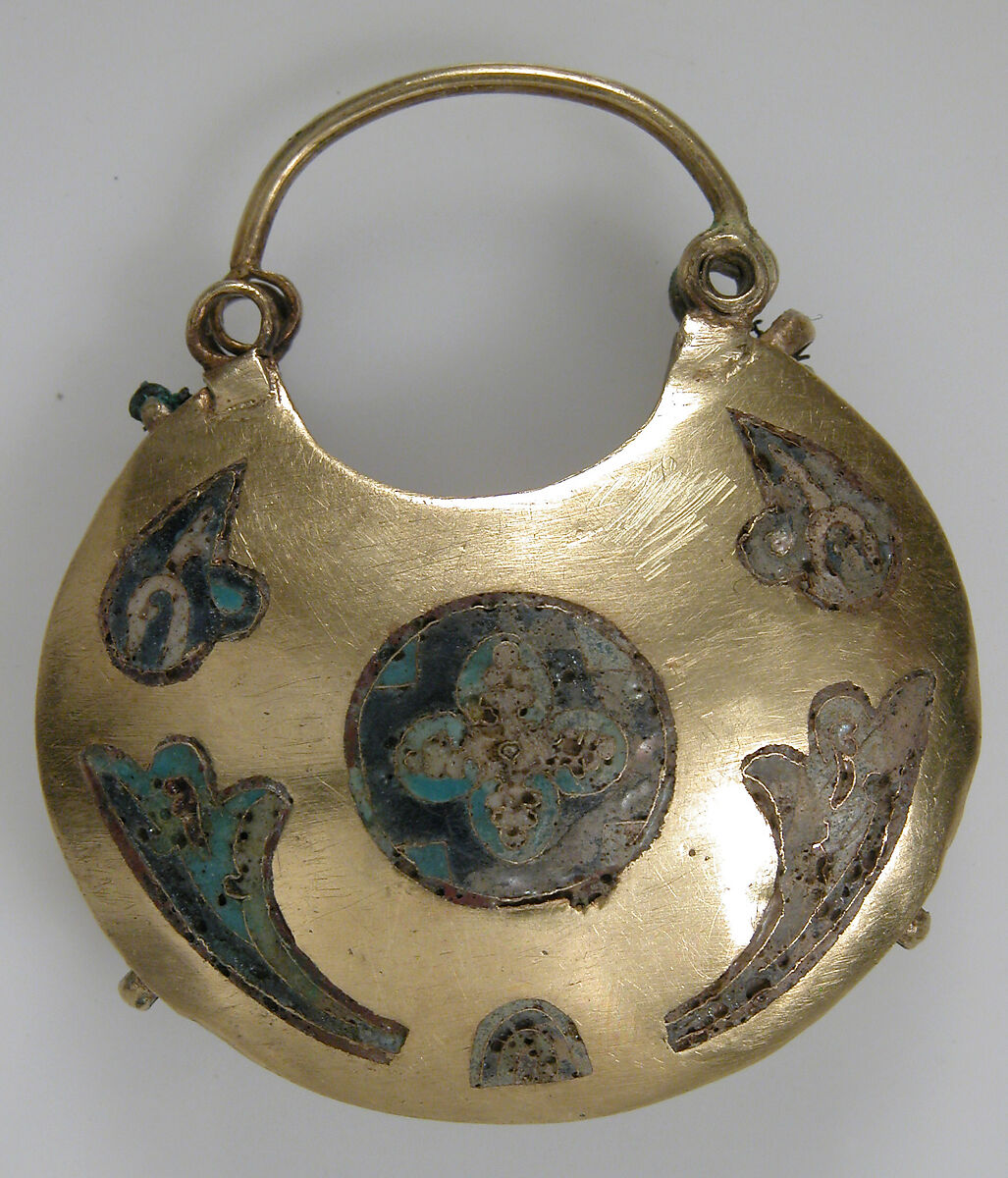 One of a Pair of Temple Pendants, with Busts of Male Saints Holding Martyr's Cross (front) and Leaf and Rosette Motifs (back), Cloisonné enamel, gold, Kyivan Rus’